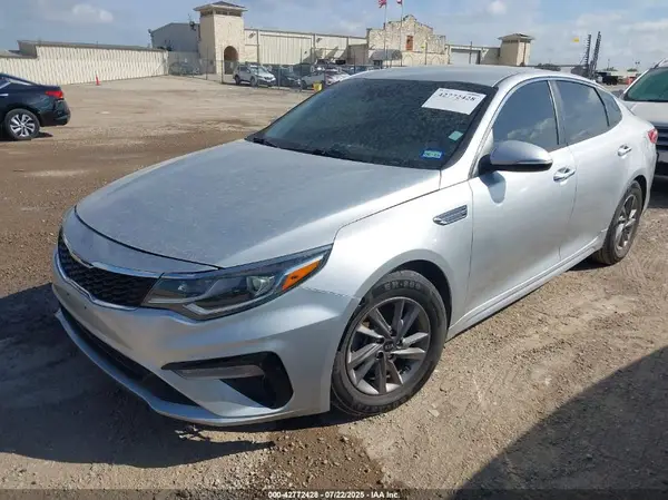 5XXGT4L39LG438067 2020 KIA OPTIMA - Image 2