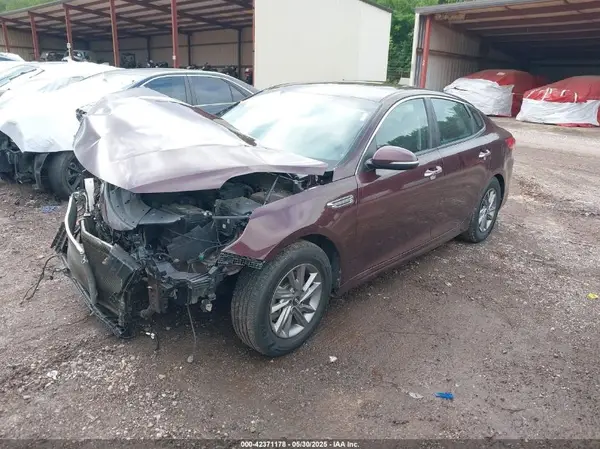 5XXGT4L39LG439526 2020 KIA OPTIMA - Image 2