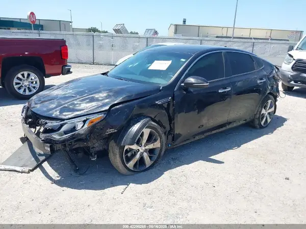 5XXGT4L39LG447058 2020 KIA OPTIMA - Image 2