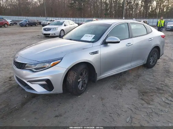 5XXGT4L39LG451966 2020 KIA OPTIMA - Image 2