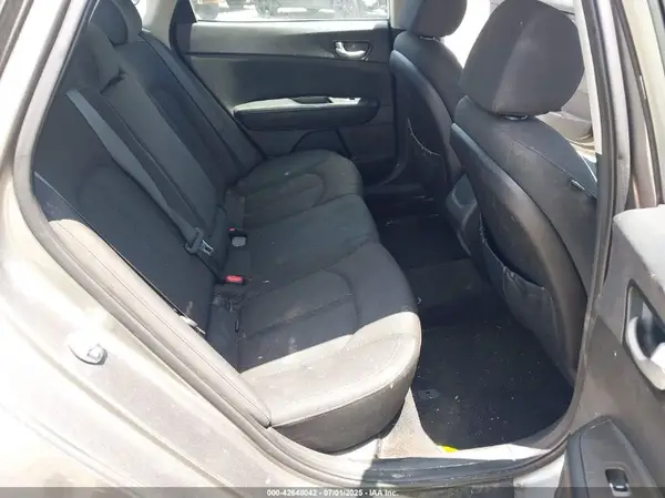 5XXGT4L3XGG007968 2016 KIA OPTIMA - Image 8
