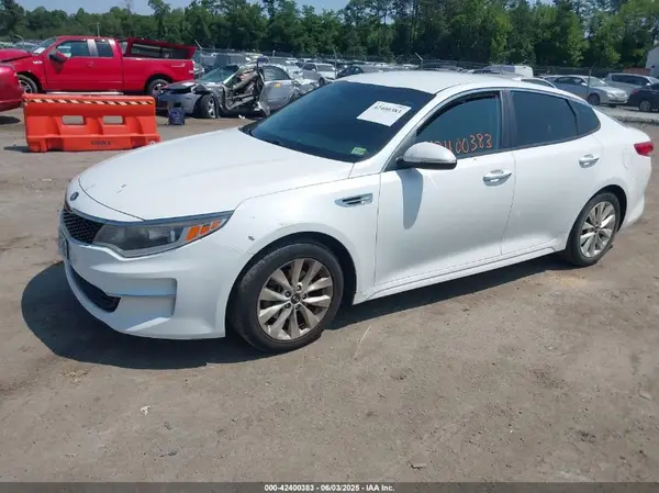 5XXGT4L3XGG009882 2016 KIA OPTIMA - Image 2