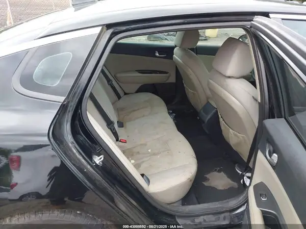 5XXGT4L3XGG011826 2016 KIA OPTIMA - Image 8