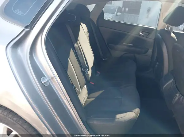 5XXGT4L3XGG019893 2016 KIA OPTIMA - Image 8