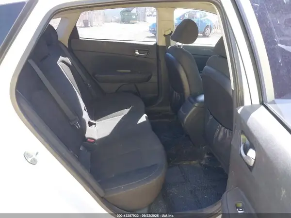 5XXGT4L3XGG025600 2016 KIA OPTIMA - Image 8