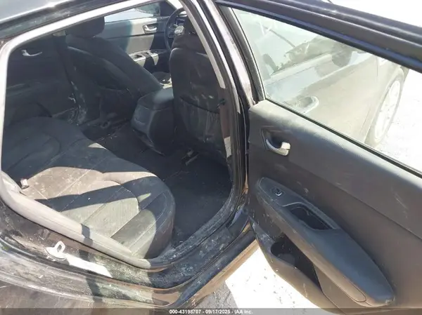 5XXGT4L3XGG046169 2016 KIA OPTIMA - Image 8