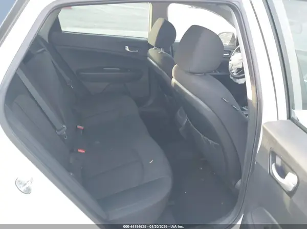 5XXGT4L3XGG049878 2016 KIA OPTIMA - Image 8