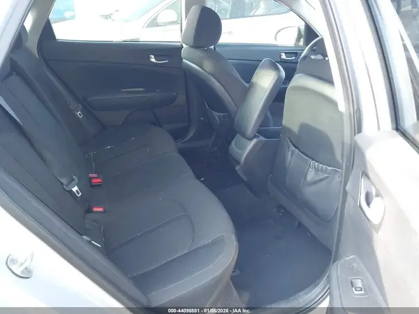 5XXGT4L3XGG072951 2016 KIA OPTIMA - Image 8