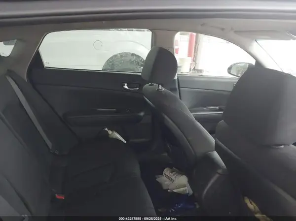5XXGT4L3XGG074585 2016 KIA OPTIMA - Image 8