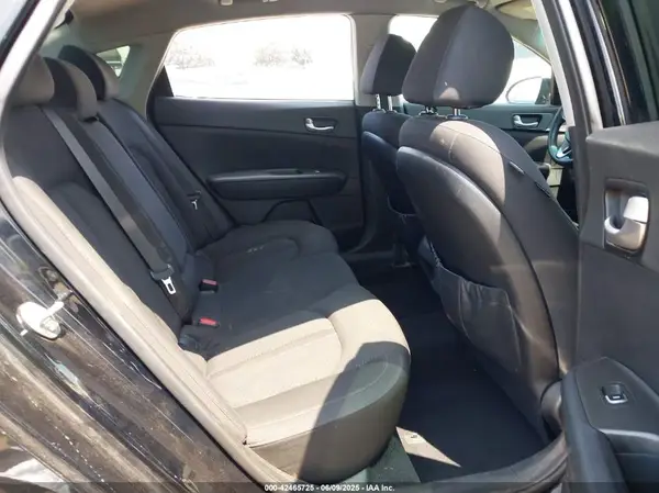 5XXGT4L3XGG079429 2016 KIA OPTIMA - Image 8