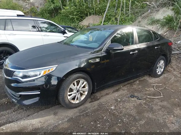 5XXGT4L3XGG090785 2016 KIA OPTIMA - Image 2