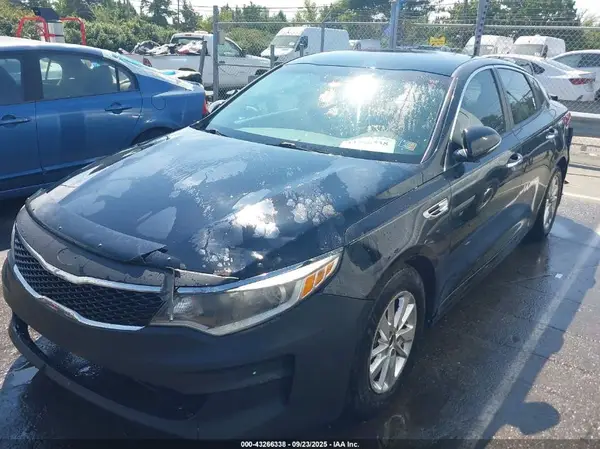 5XXGT4L3XGG100795 2016 KIA OPTIMA - Image 2