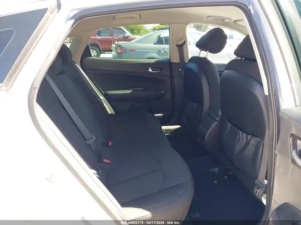 5XXGT4L3XHG122829 2017 KIA OPTIMA - Image 8