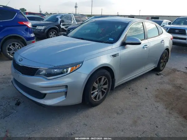 5XXGT4L3XHG122944 2017 KIA OPTIMA - Image 2