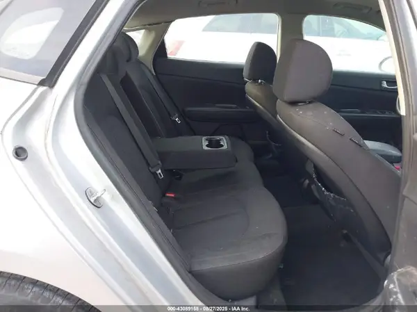 5XXGT4L3XHG122944 2017 KIA OPTIMA - Image 8