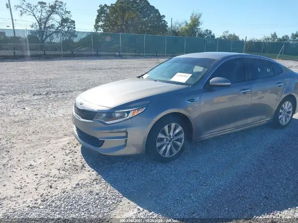 5XXGT4L3XHG125181 2017 KIA OPTIMA - Image 2