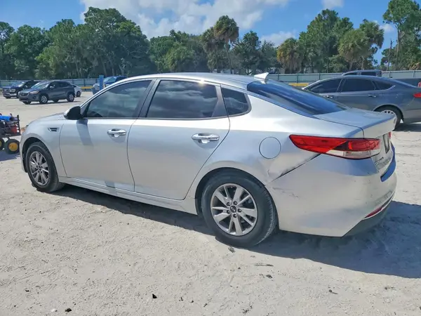 5XXGT4L3XHG126136 2017 KIA OPTIMA - Image 2