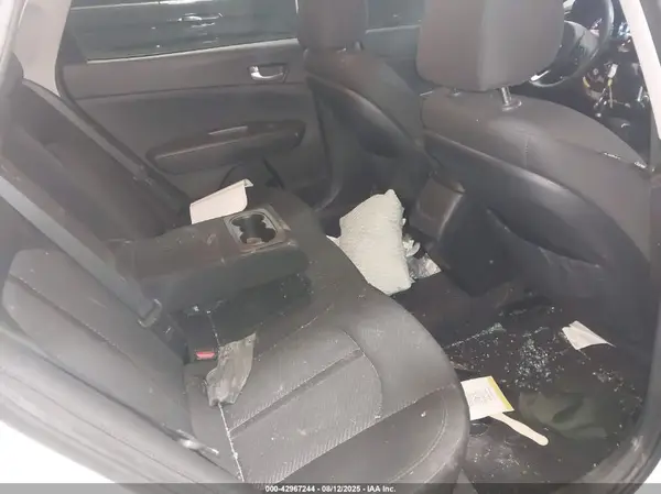 5XXGT4L3XHG126900 2017 KIA OPTIMA - Image 8