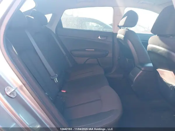 5XXGT4L3XHG127982 2017 KIA OPTIMA - Image 8