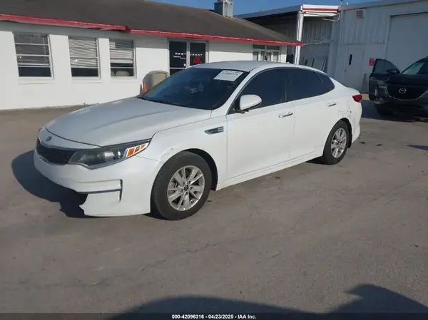 5XXGT4L3XHG128484 2017 KIA OPTIMA - Image 2