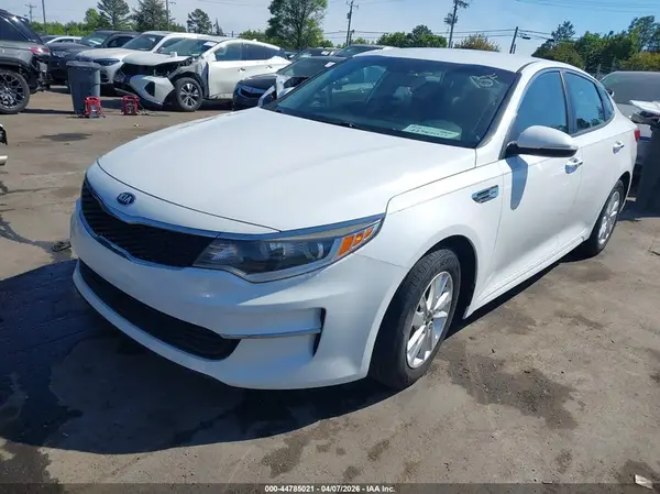 5XXGT4L3XHG130977 2017 KIA OPTIMA - Image 2
