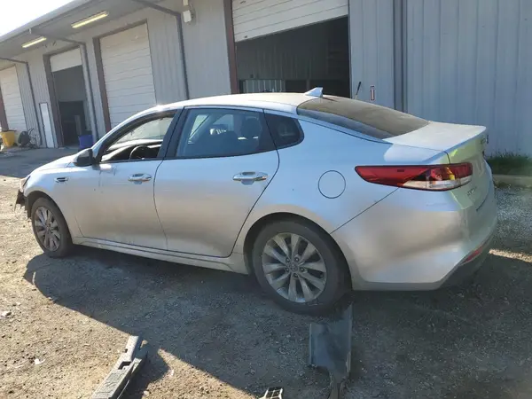 5XXGT4L3XHG133717 2017 KIA OPTIMA - Image 2