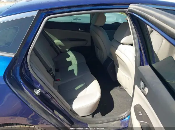 5XXGT4L3XHG140165 2017 KIA OPTIMA - Image 8