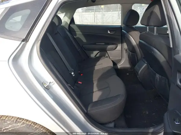 5XXGT4L3XHG148749 2017 KIA OPTIMA - Image 8