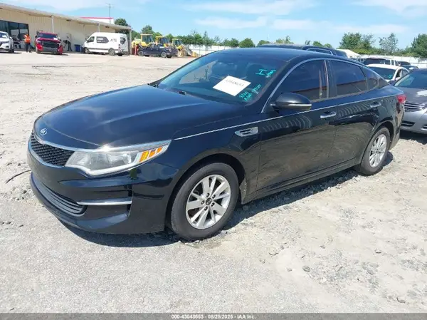 5XXGT4L3XHG149125 2017 KIA OPTIMA - Image 2