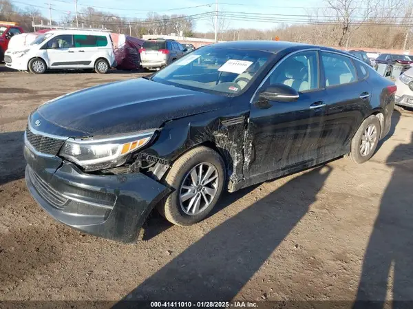 5XXGT4L3XHG152476 2017 KIA OPTIMA - Image 2