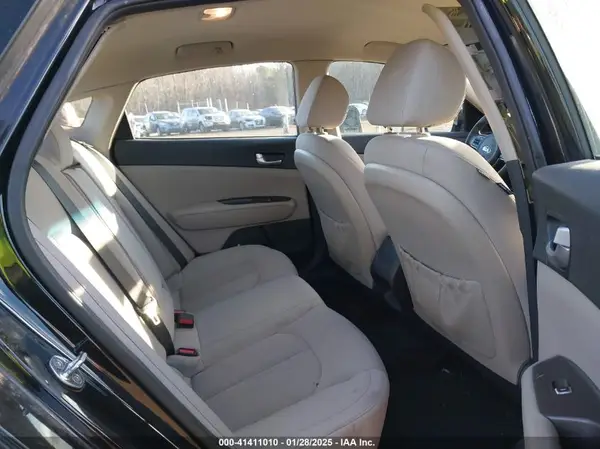 5XXGT4L3XHG152476 2017 KIA OPTIMA - Image 8