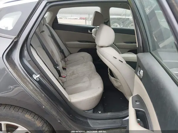 5XXGT4L3XHG157497 2017 KIA OPTIMA - Image 8
