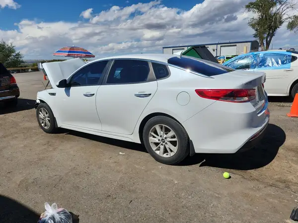 5XXGT4L3XHG159587 2017 KIA OPTIMA - Image 2