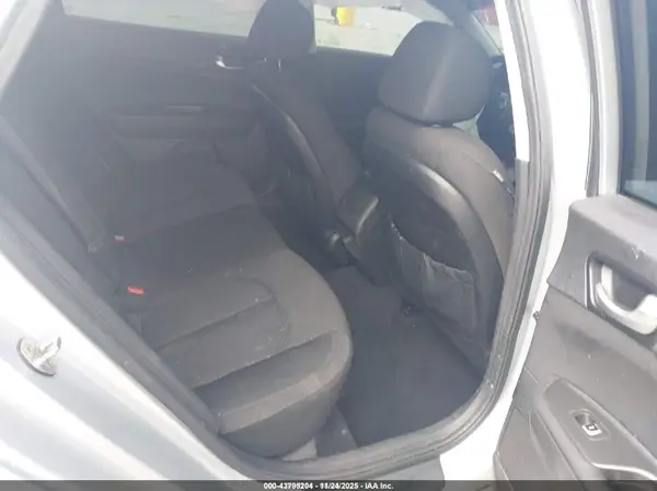 5XXGT4L3XHG160271 2017 KIA OPTIMA - Image 8