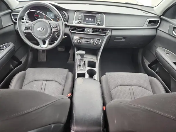 5XXGT4L3XHG160660 2017 KIA OPTIMA - Image 8