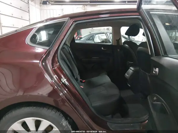 5XXGT4L3XHG162084 2017 KIA OPTIMA - Image 8