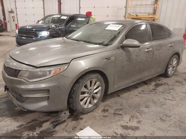 5XXGT4L3XHG162800 2017 KIA OPTIMA - Image 2