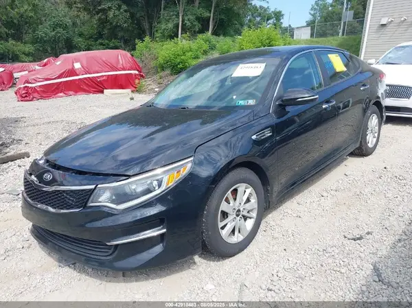 5XXGT4L3XHG166233 2017 KIA OPTIMA - Image 2