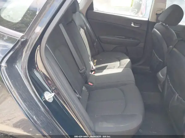 5XXGT4L3XHG166233 2017 KIA OPTIMA - Image 8