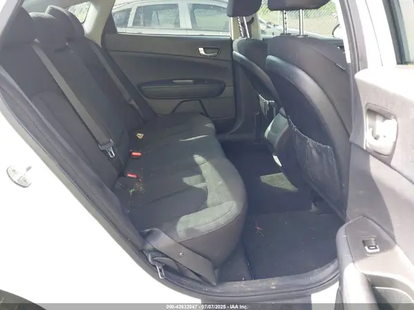 5XXGT4L3XHG166765 2017 KIA OPTIMA - Image 8