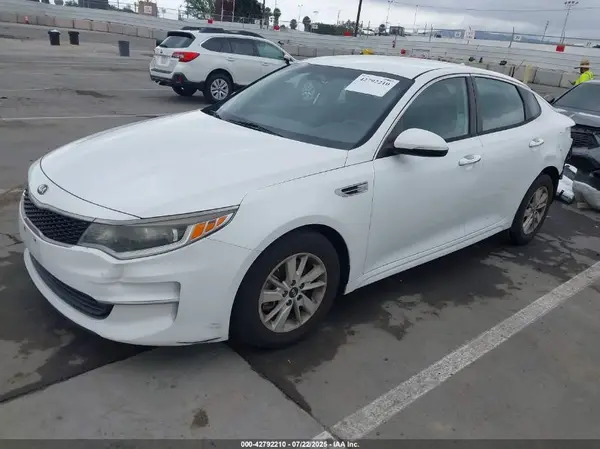 5XXGT4L3XHG166944 2017 KIA OPTIMA - Image 2