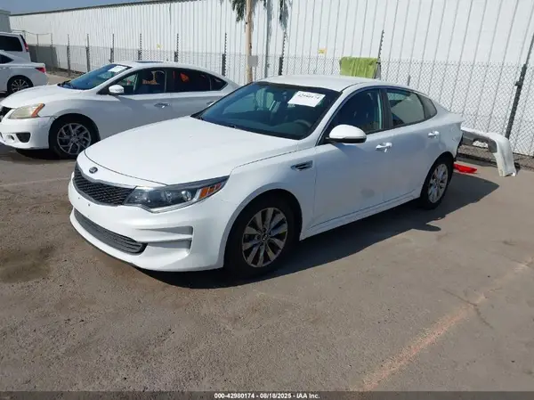 5XXGT4L3XHG167432 2017 KIA OPTIMA - Image 2