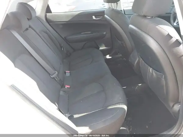5XXGT4L3XHG167432 2017 KIA OPTIMA - Image 8