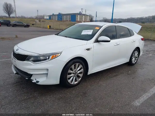5XXGT4L3XHG171075 2017 KIA OPTIMA - Image 2