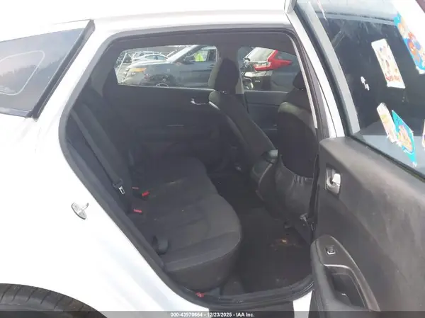 5XXGT4L3XHG171075 2017 KIA OPTIMA - Image 8