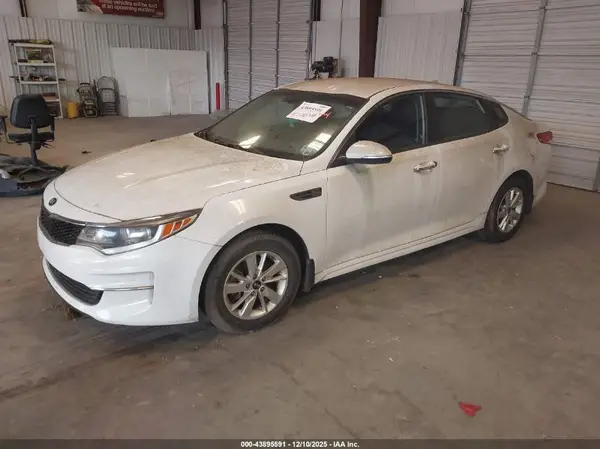 5XXGT4L3XHG174347 2017 KIA OPTIMA - Image 2