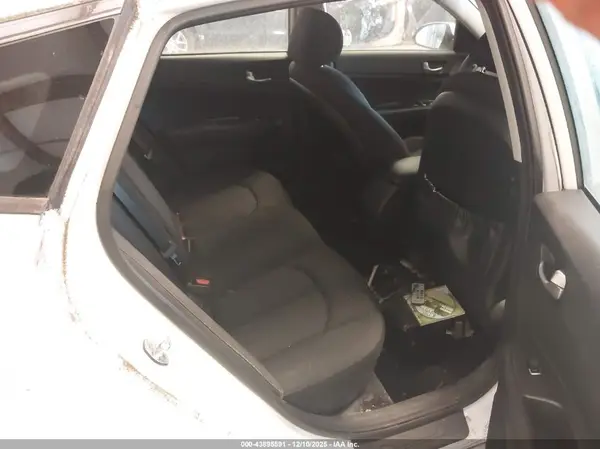 5XXGT4L3XHG174347 2017 KIA OPTIMA - Image 8