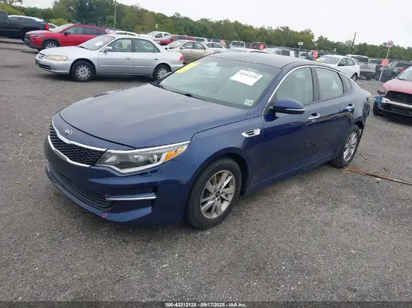 5XXGT4L3XHG176602 2017 KIA OPTIMA - Image 2