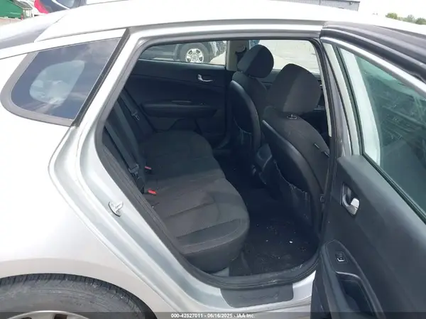 5XXGT4L3XHG177183 2017 KIA OPTIMA - Image 8