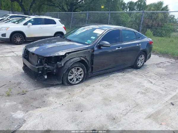5XXGT4L3XHG177989 2017 KIA OPTIMA - Image 2